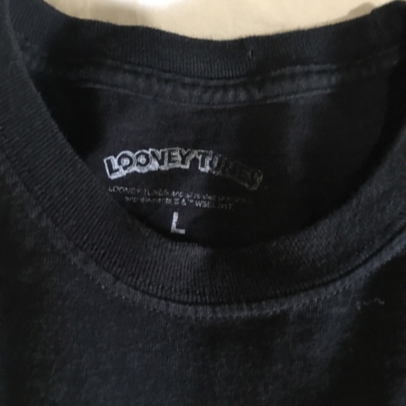 looney tunes licensed shirt - Picture 2 of 4